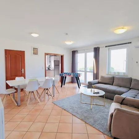 7 Personen Monteure Und Firmen Work&stay Apartment *