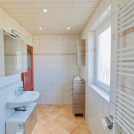 7 Personen Monteure Und Firmen Work&stay