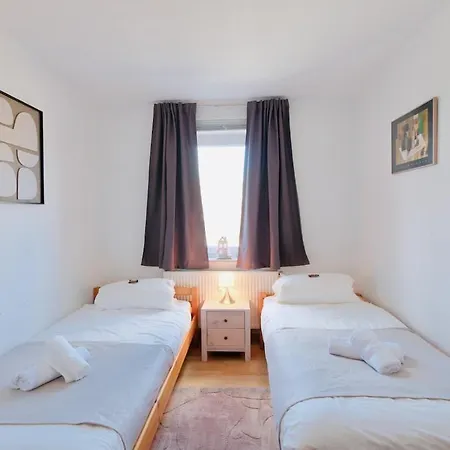 7 Personen Monteure Und Firmen Work And Lägenhet *
